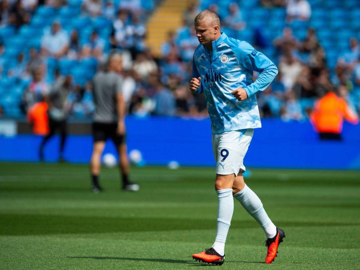 Nuevo look y victoria para Haaland en el regreso de la Premier League