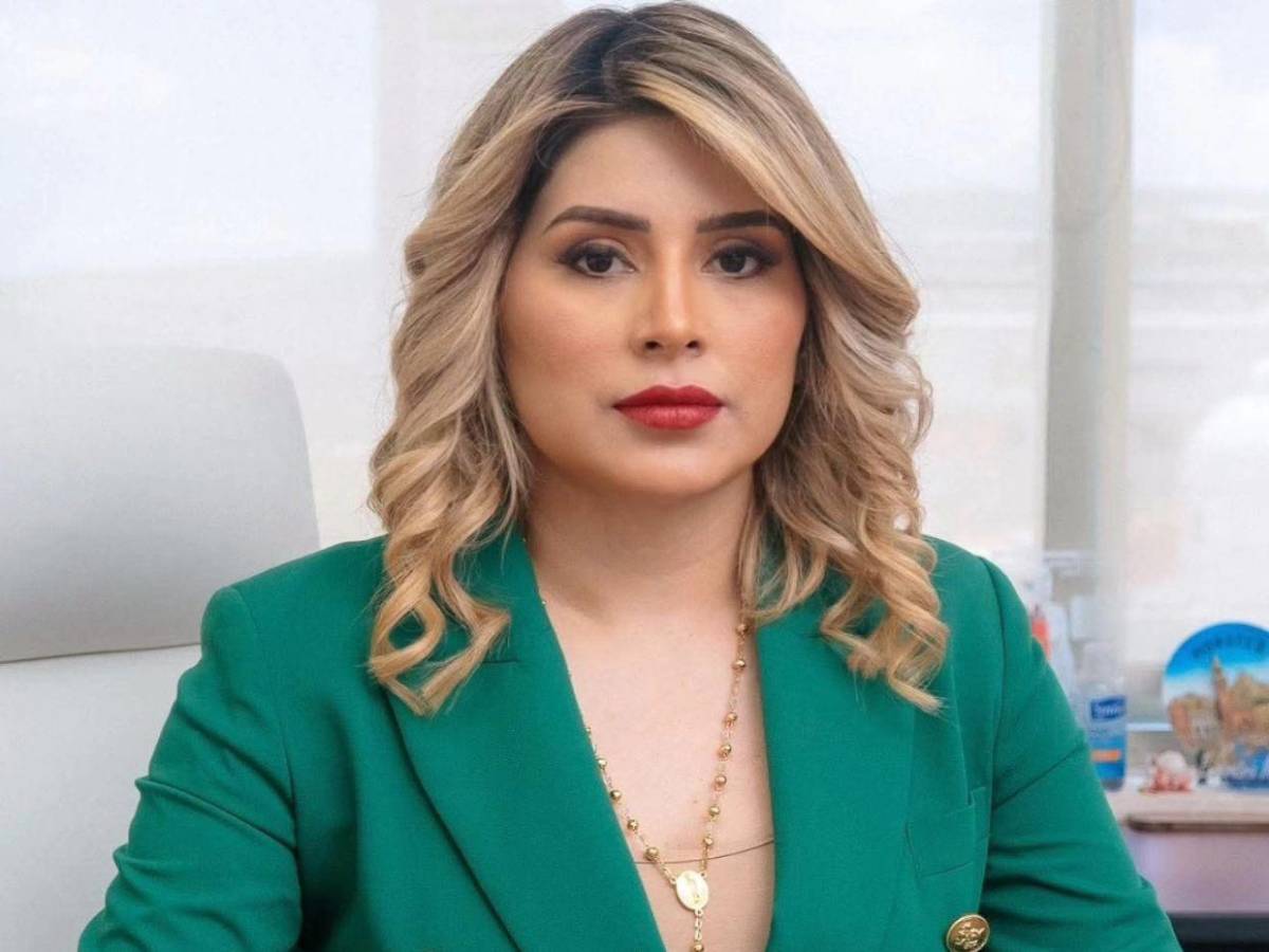 ¿Quién es Suyen Muñoz, pareja de Luis Redondo, que renunció a la presidencia de la CDPC?