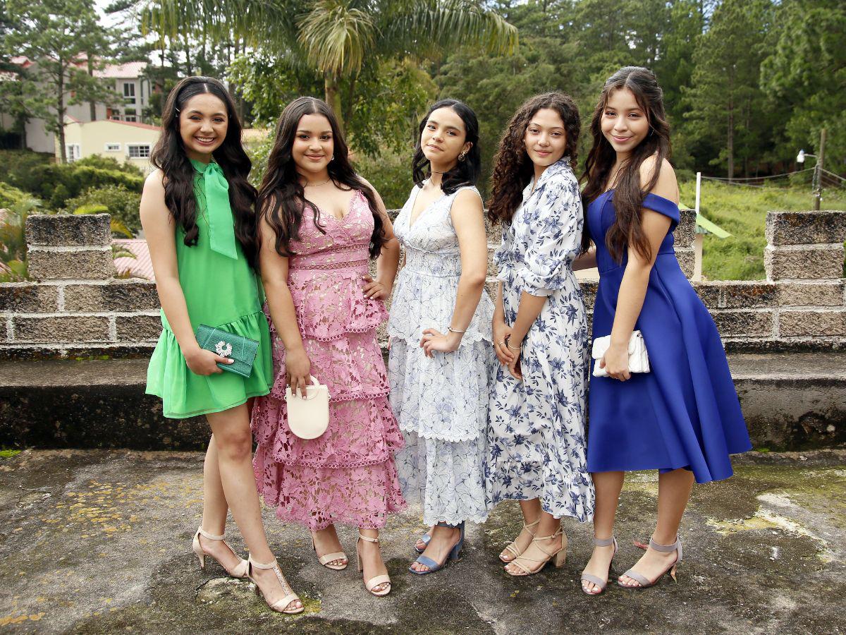 Seniors de Dowal School se dan cita en el sector de El Hatillo