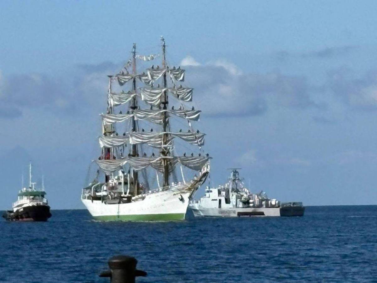 ¿Cómo hacer la solicitud para ingresar buques y aviones militares a Honduras?