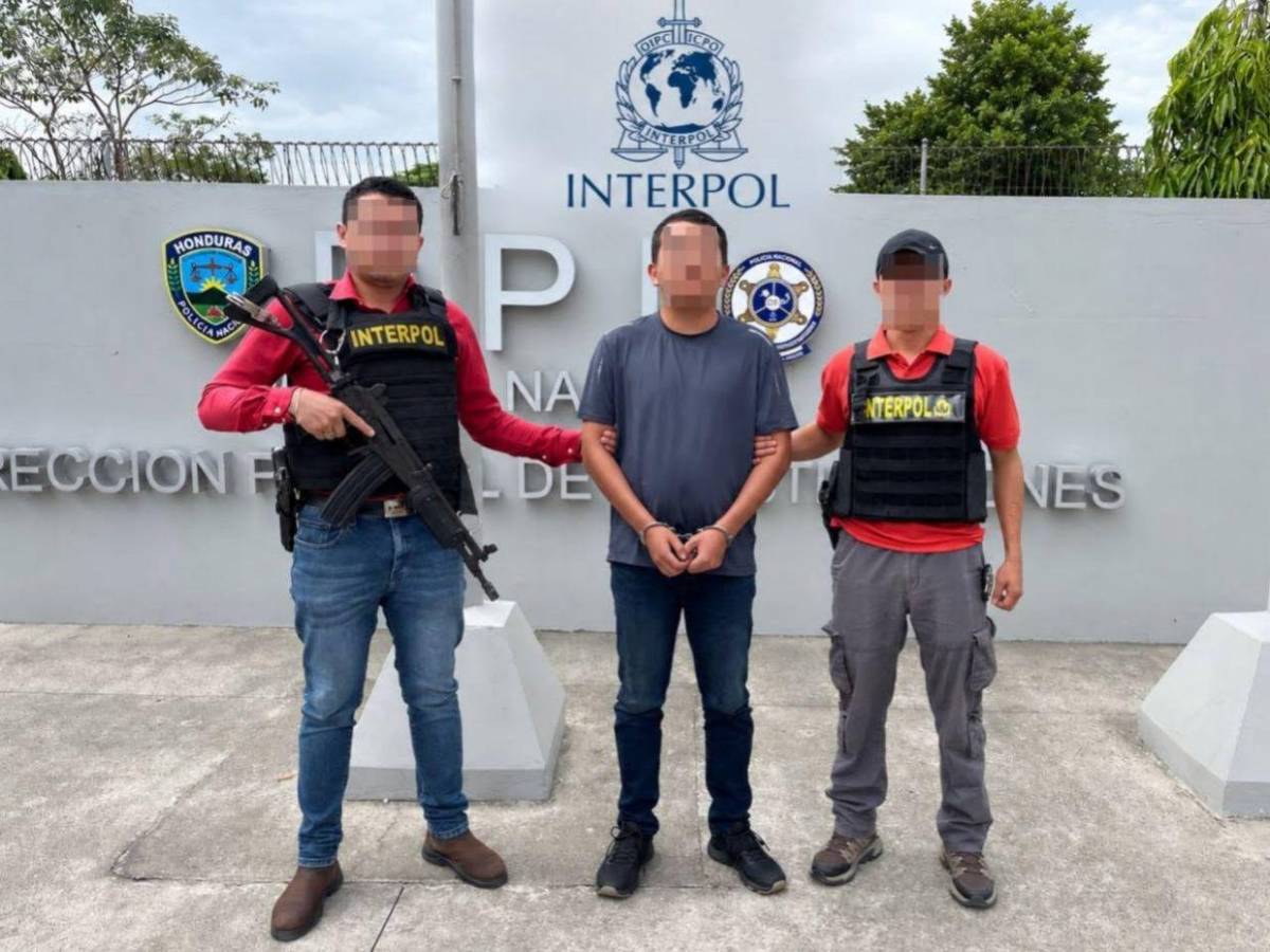 Hackeaba cajeros automáticos desde su celular: así robó L190 mil un mexicano en SPS