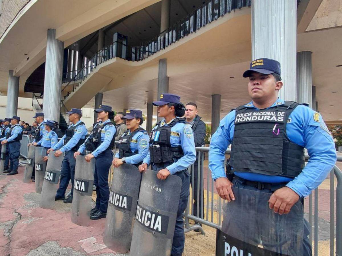 Bajo resguardo policial el Congreso Nacional ante autoconvocatoria de la oposición