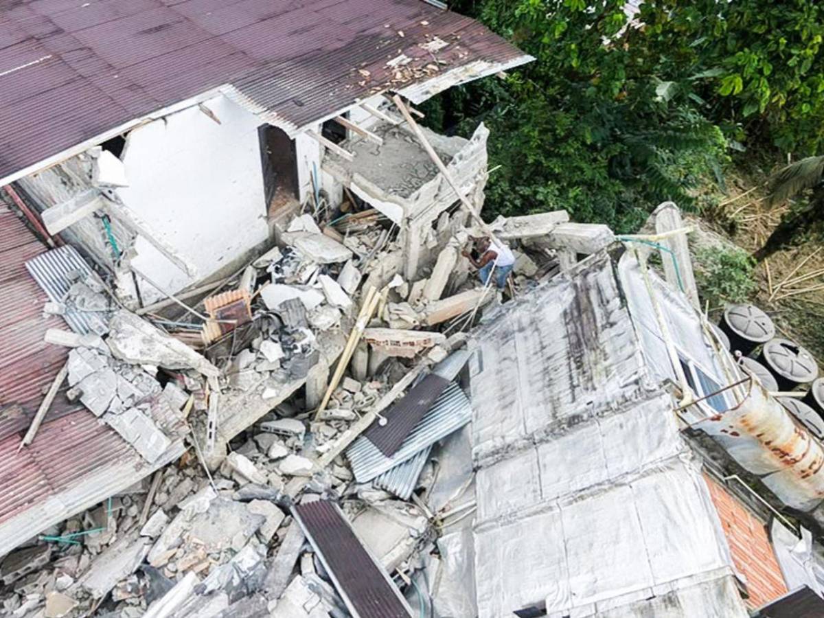 “Todo lo que conseguimos es poco”: llega ayuda al epicentro del terremoto de 7.4 en Colombia
