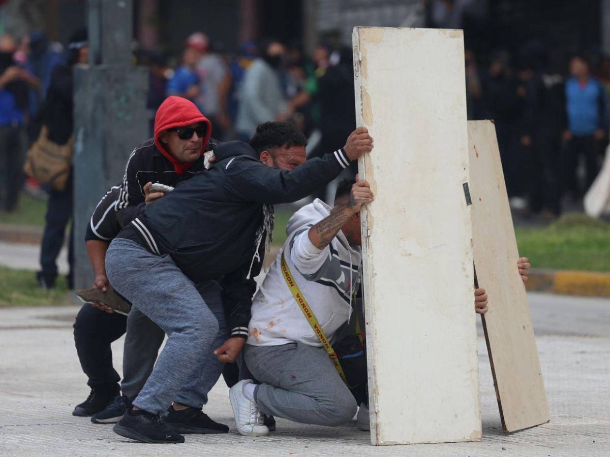 39 personas detenidas y caos deja la marcha de los jubilados en Buenos Aires
