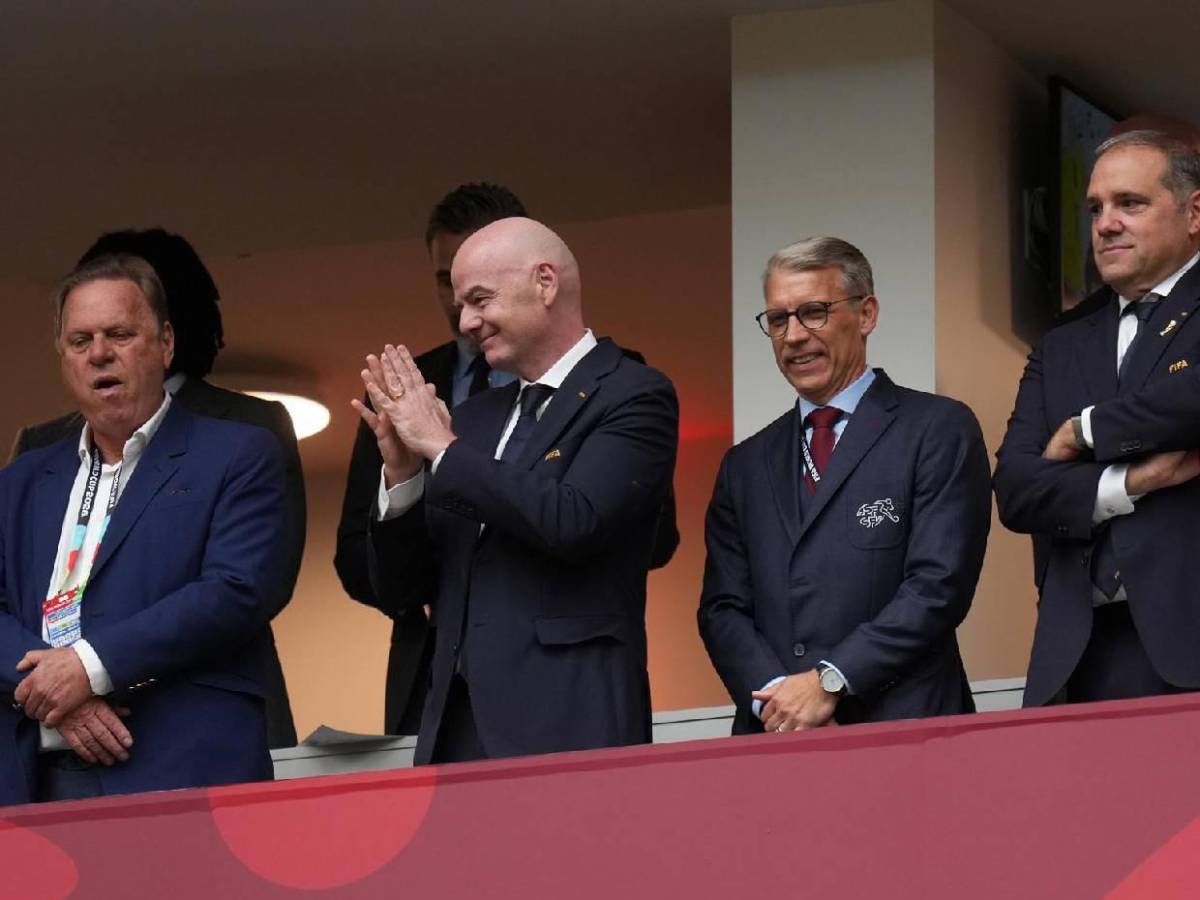 Escándalo en la FIFA: Infantino podría ser investigado por ayuda que hizo en el Mundial 2026