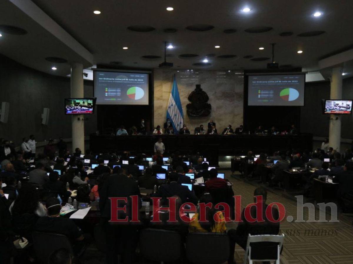 “Una sinvergüenzada”: Las reacciones tras polémica aprobación de la ley de la Junta Nominadora