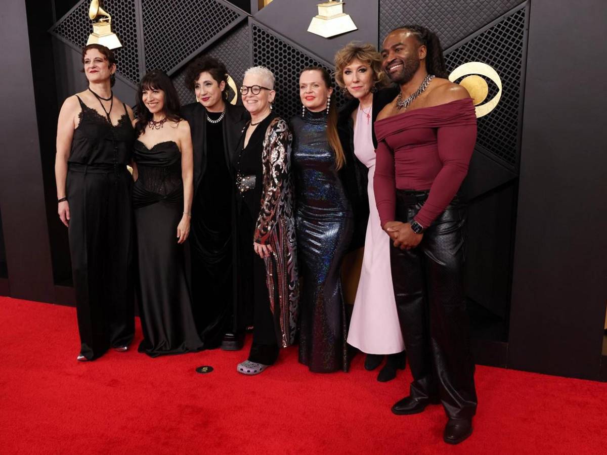 Alfombra roja de los Grammy recibe a los primeros famosos de la noche