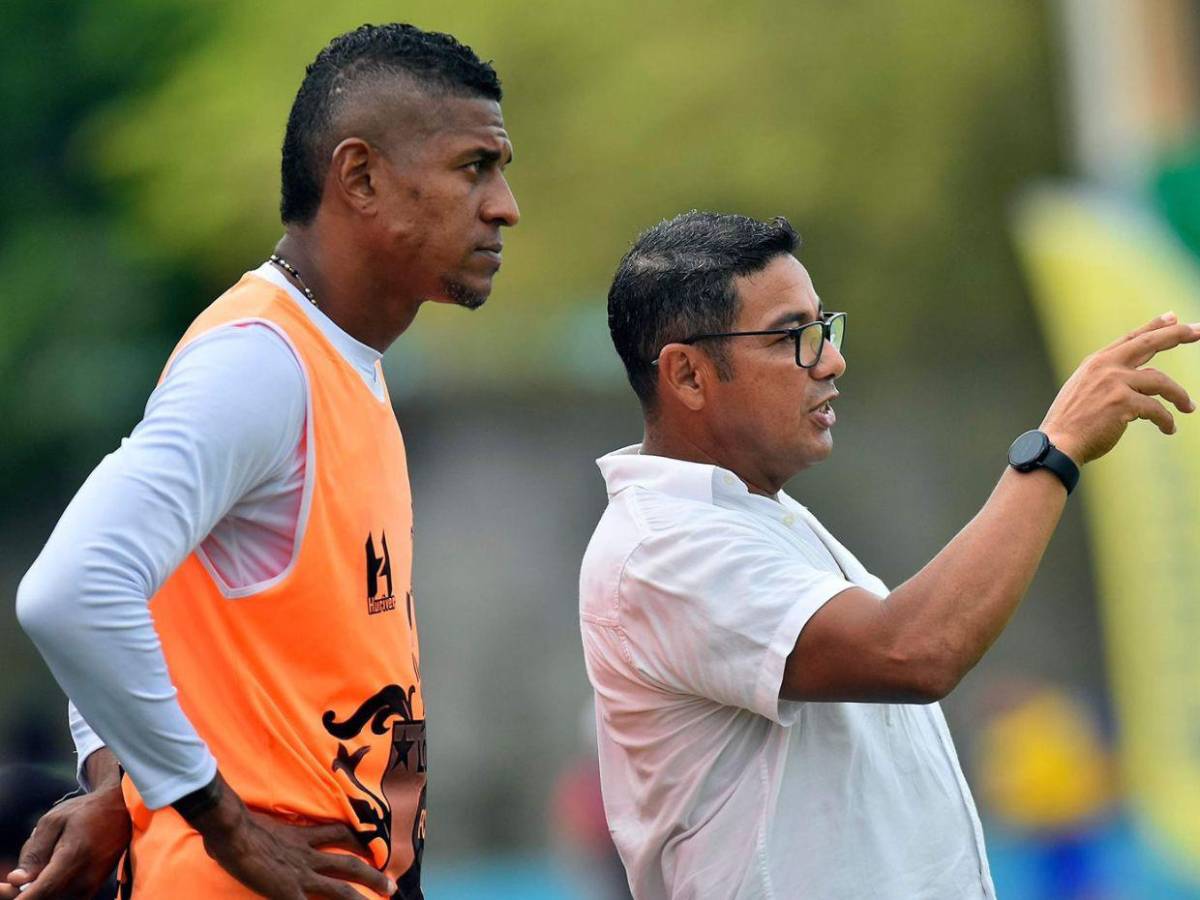 Carlo Costly también será precandidato a diputado y esto busca hacer