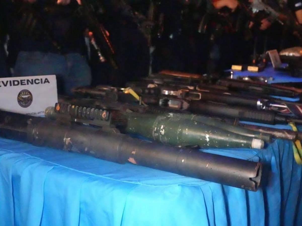 Con un lanzamisiles banda criminal pretendía atacar Black Mambas Con un lanzamisiles banda criminal pretendía atacar Black Mambas