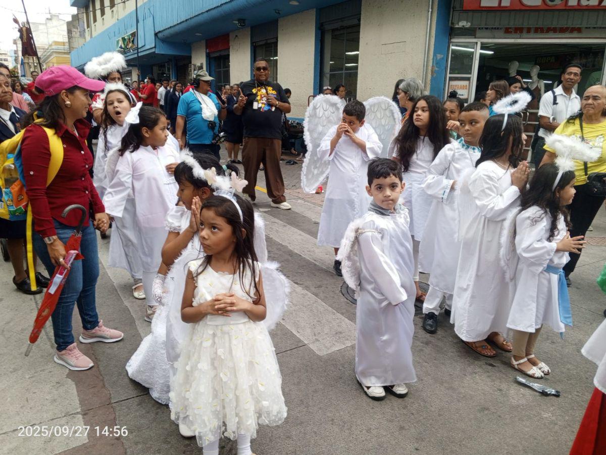 Tegucigalpa celebra 447 años con carnaval, música y alegría: así se vive el ambiente