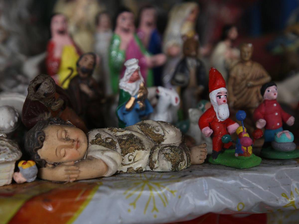 Mercados capitalinos impulsan la tradición de los nacimientos en el Distrito Central