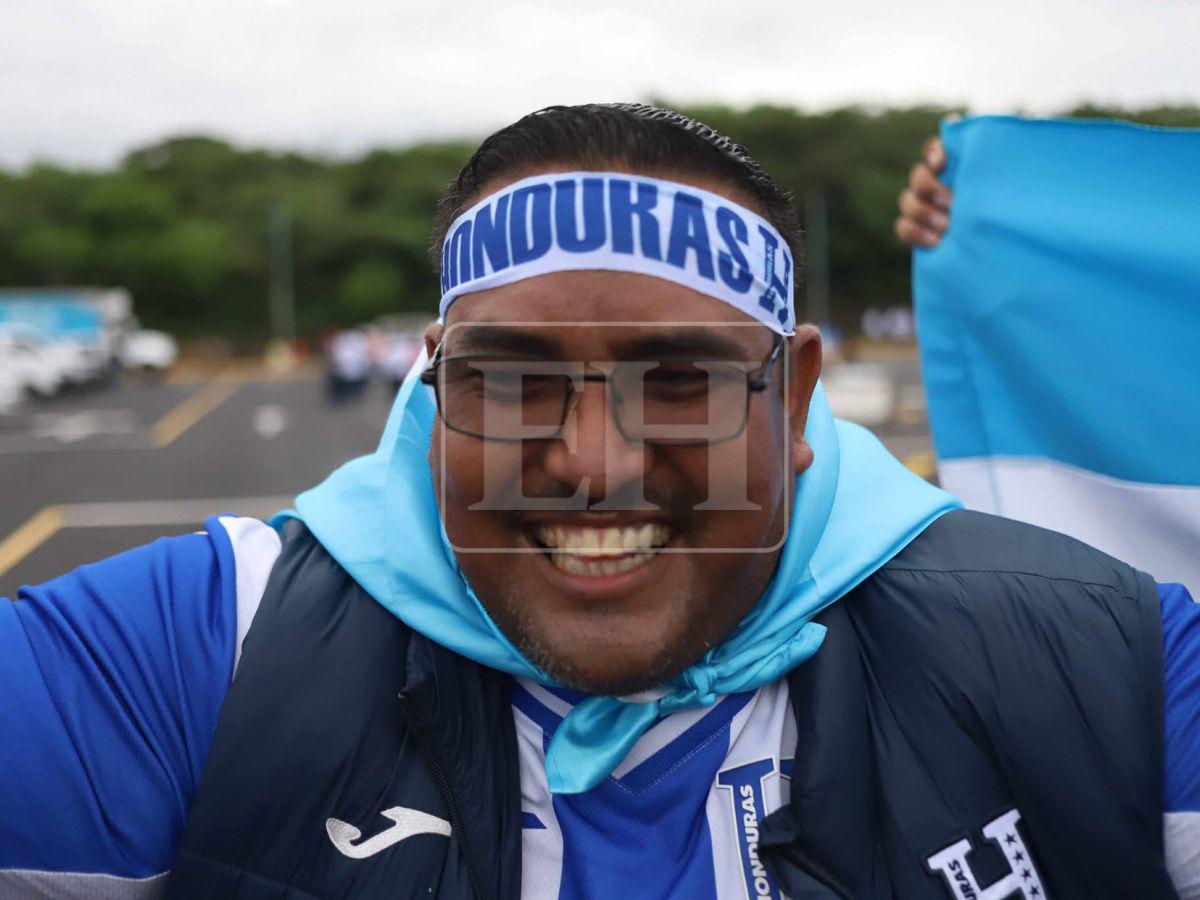 ¡Que se escuchen los gritos! Aficionados catrachos desbordan energía en el Nicaragua vs Honduras