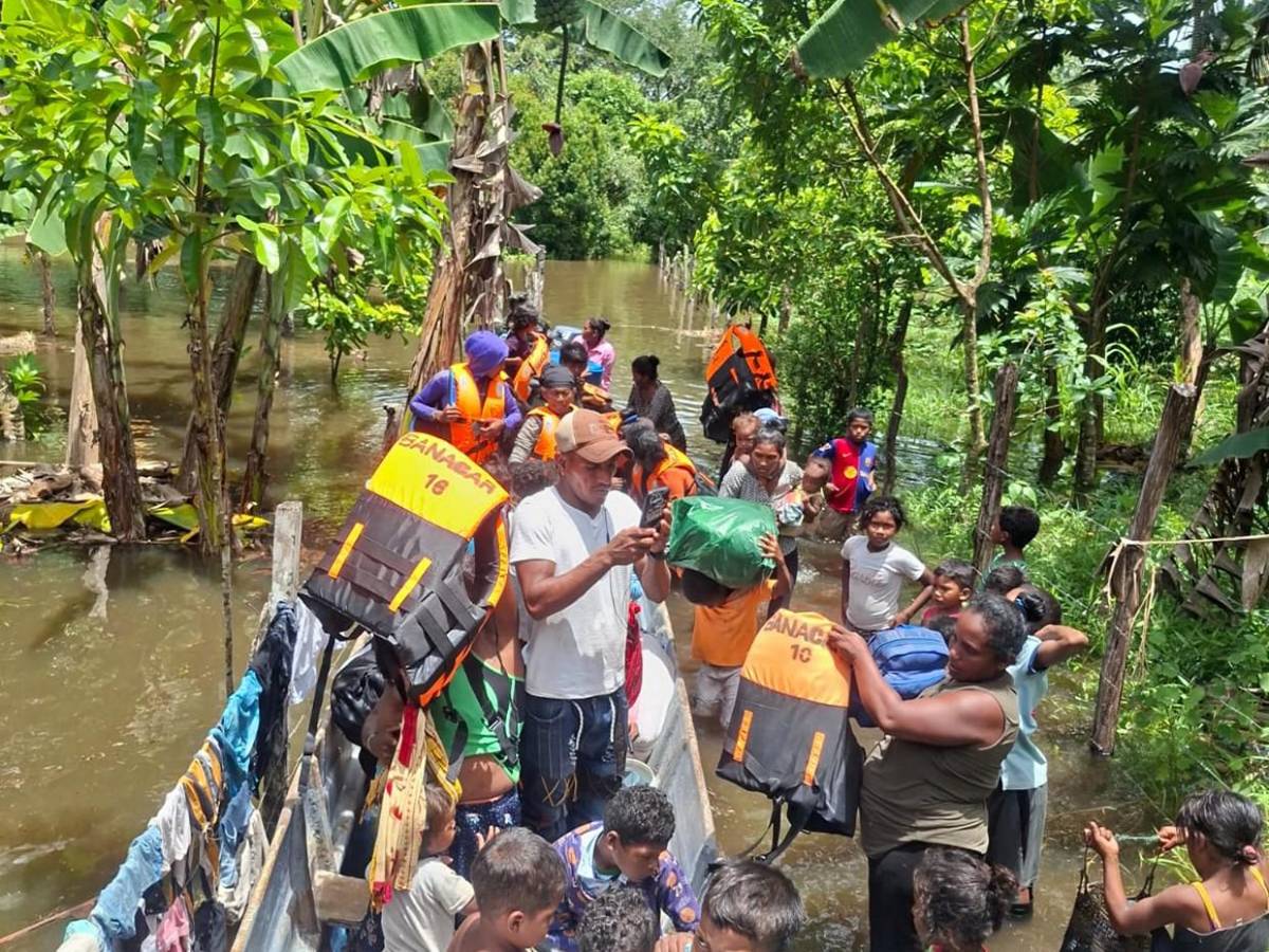 Evacúan a 146 personas, entre ellos 82 niños, por crecida de río Kruta en Gracias a Dios