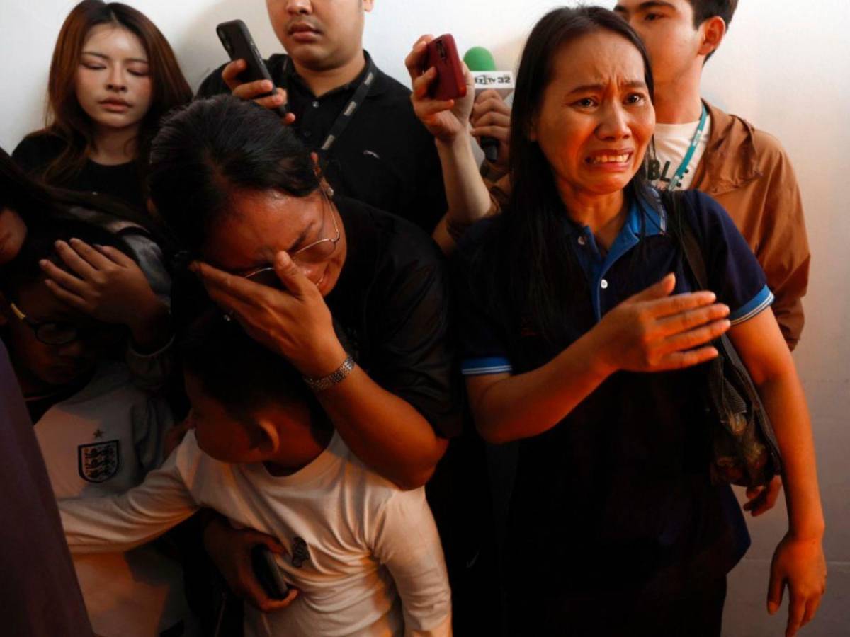 Mató a sus abuelos antes de asesinar a 6 personas en su escuela y quitarse la vida: tiroteo en Tailandia
