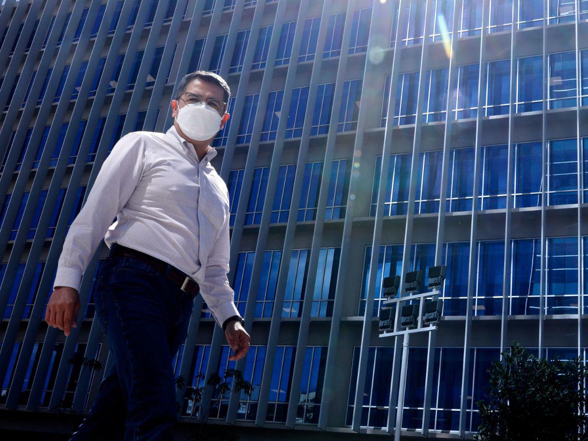 ¿Juan Orlando Hernández podría recibir un fallo favorable al no recibir hoy su veredicto?