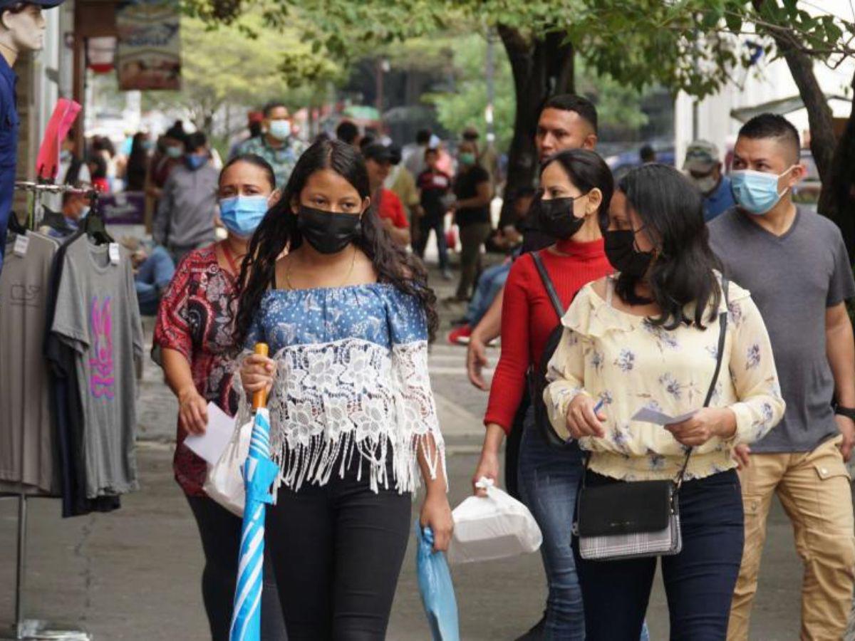 Uso obligatorio de mascarilla llega a su fin en Honduras; ahora es opcional