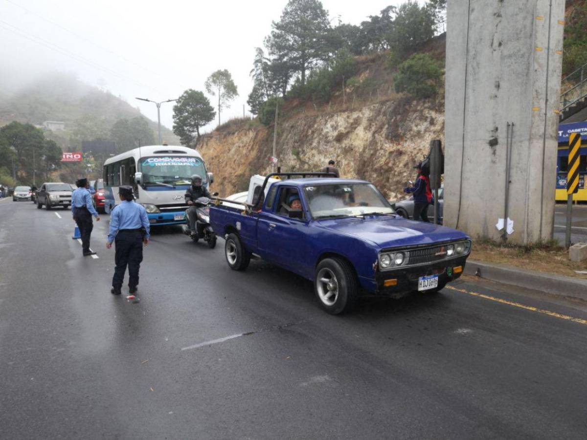 Largas filas en salida al norte por salida de últimos  vacacionistas
