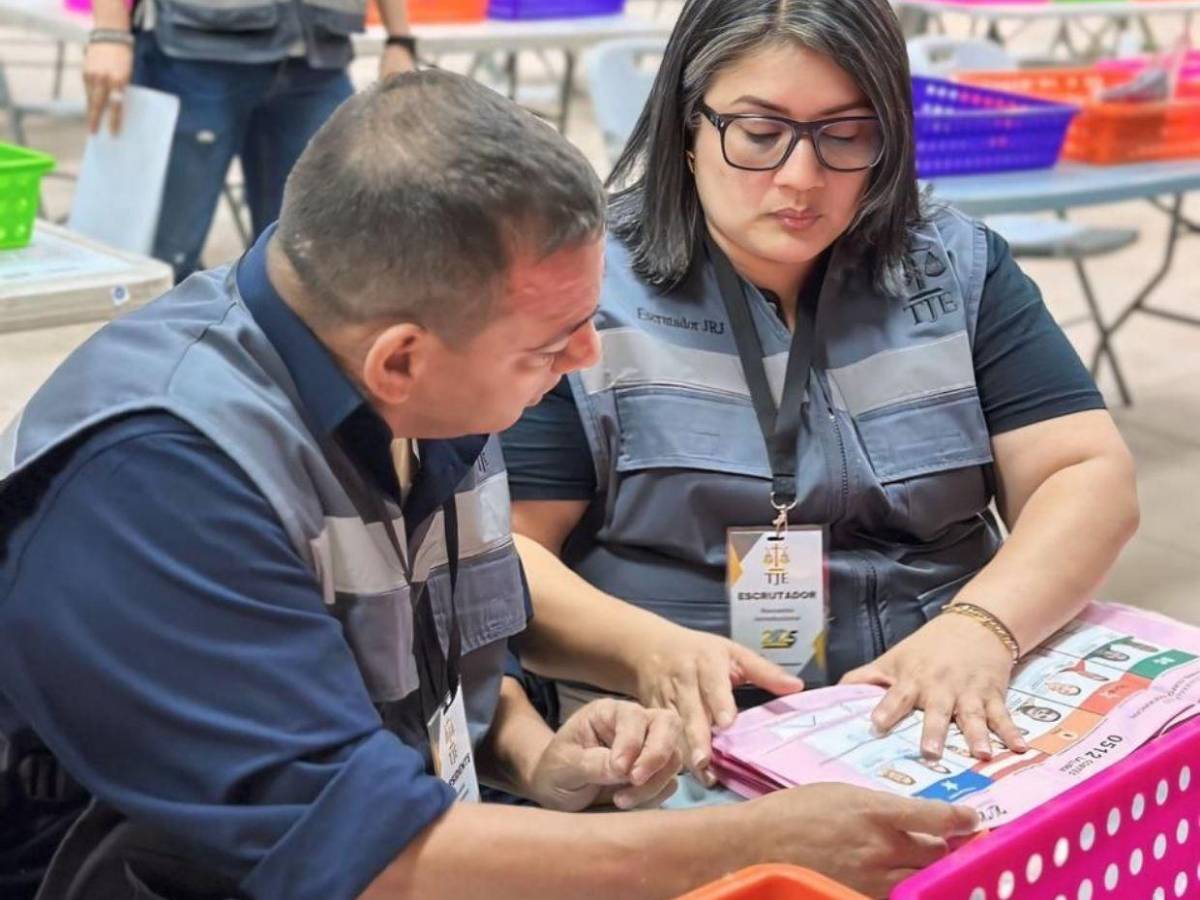 Así fue el inicio del recuento de actas impugnadas en el CLE