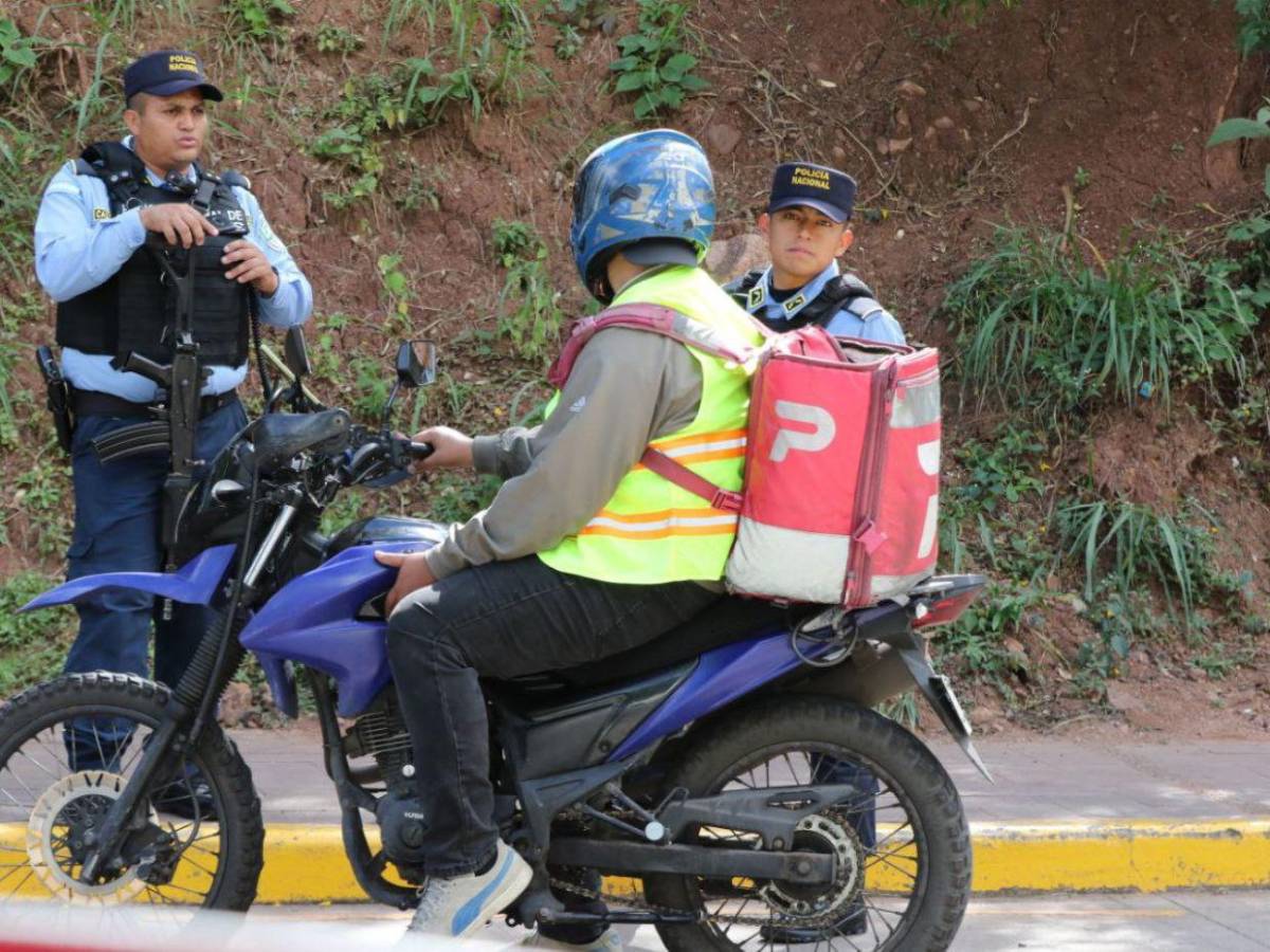¿Solo durante la noche? Horario en el que se debe usar el chaleco reflectante en motocicletas