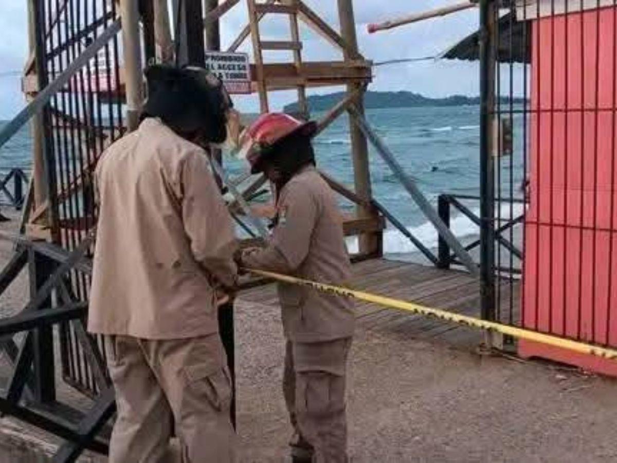 El muelle colapsó y tres personas cayeron al vacío: así ocurrió el incidente en Tela