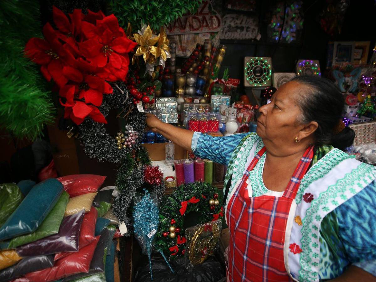 Mercados capitalinos impulsan la tradición de los nacimientos en el Distrito Central