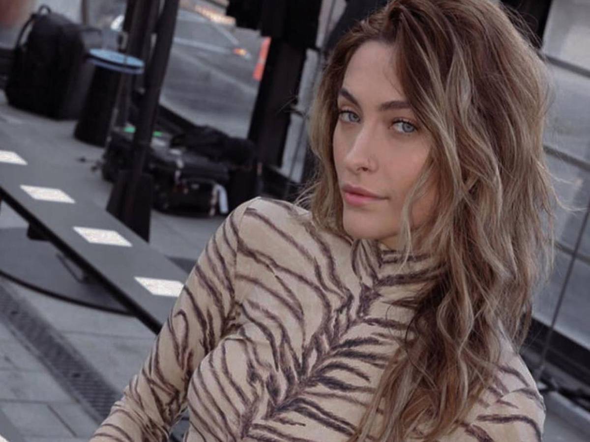 Paris Jackson muestra los daños que el consumo de drogas dejó en su nariz