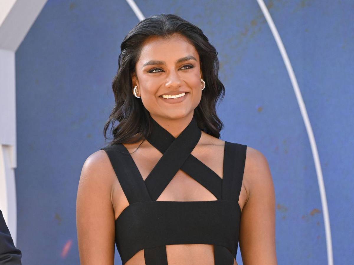 Simone Ashley se suma al elenco de El diablo viste a la moda 2