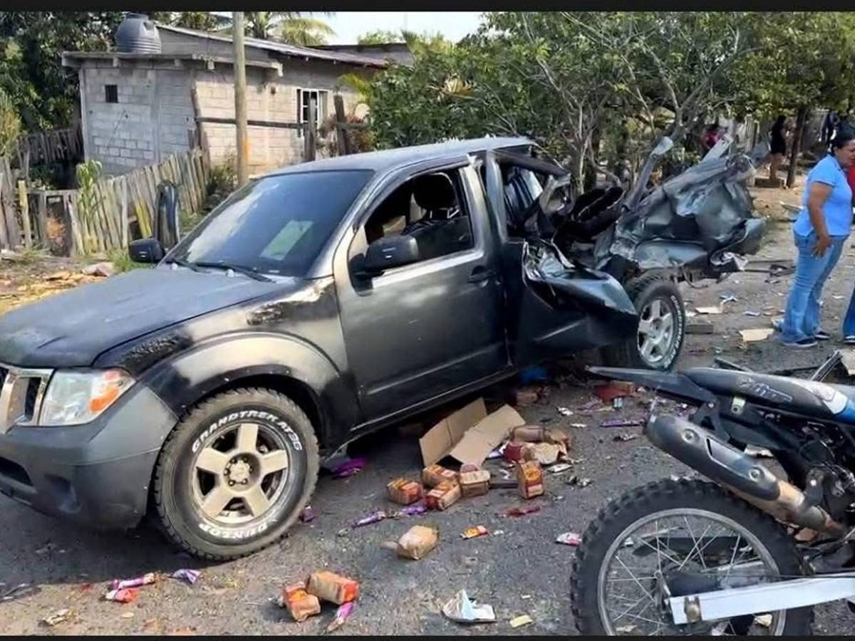 La caótica escena que dejó la colisión de un bus contra varios vehículos en Guaimaca