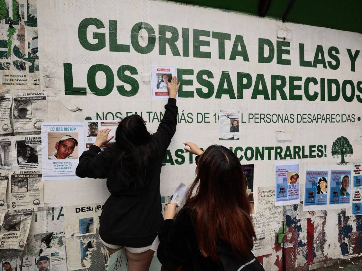 Madres mexicanas marchan el Día de las Madres para exigir justicia por sus hijos desaparecidos