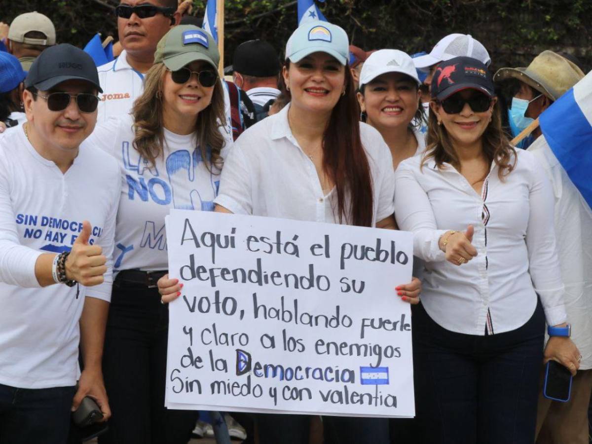 Sin democracia no hay paz: los mensajes en la marcha del Partido Nacional