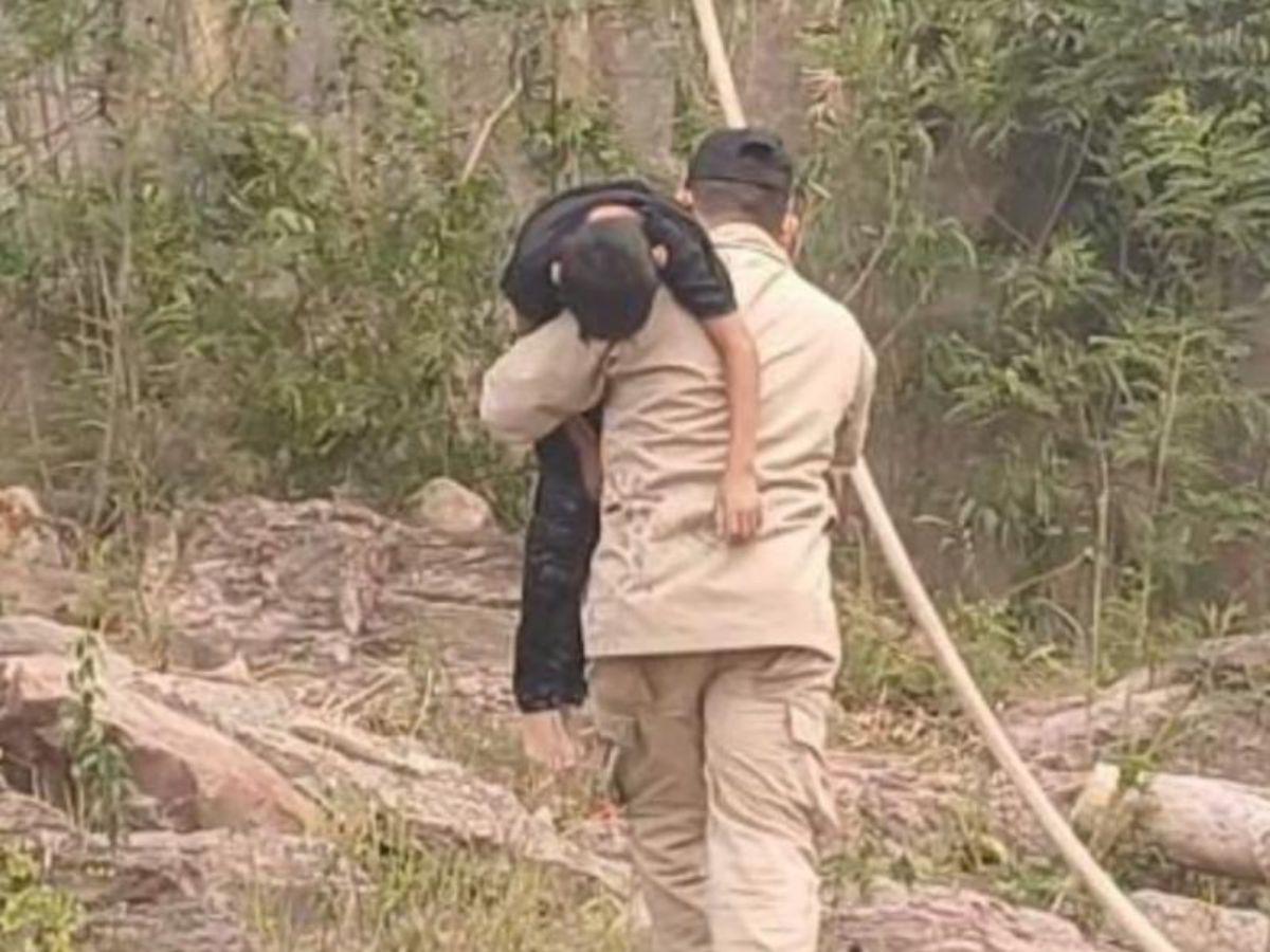 Elmer Quino vendía mostaza y verduras para ayudar a su familia: murió ahogado al volcarse un bus