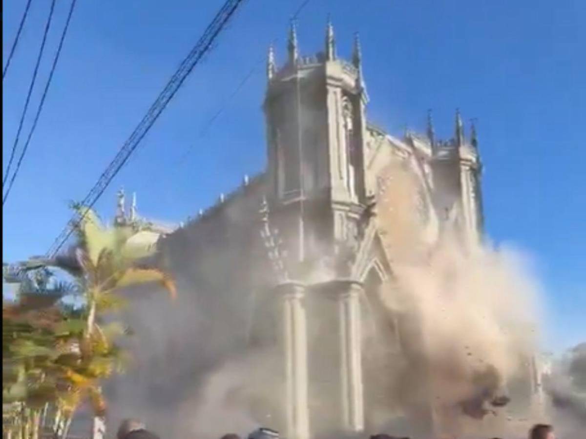Escombros caían: Así cedió parte de la Catedral de Manizales tras terremoto de 7.4 en Colombia