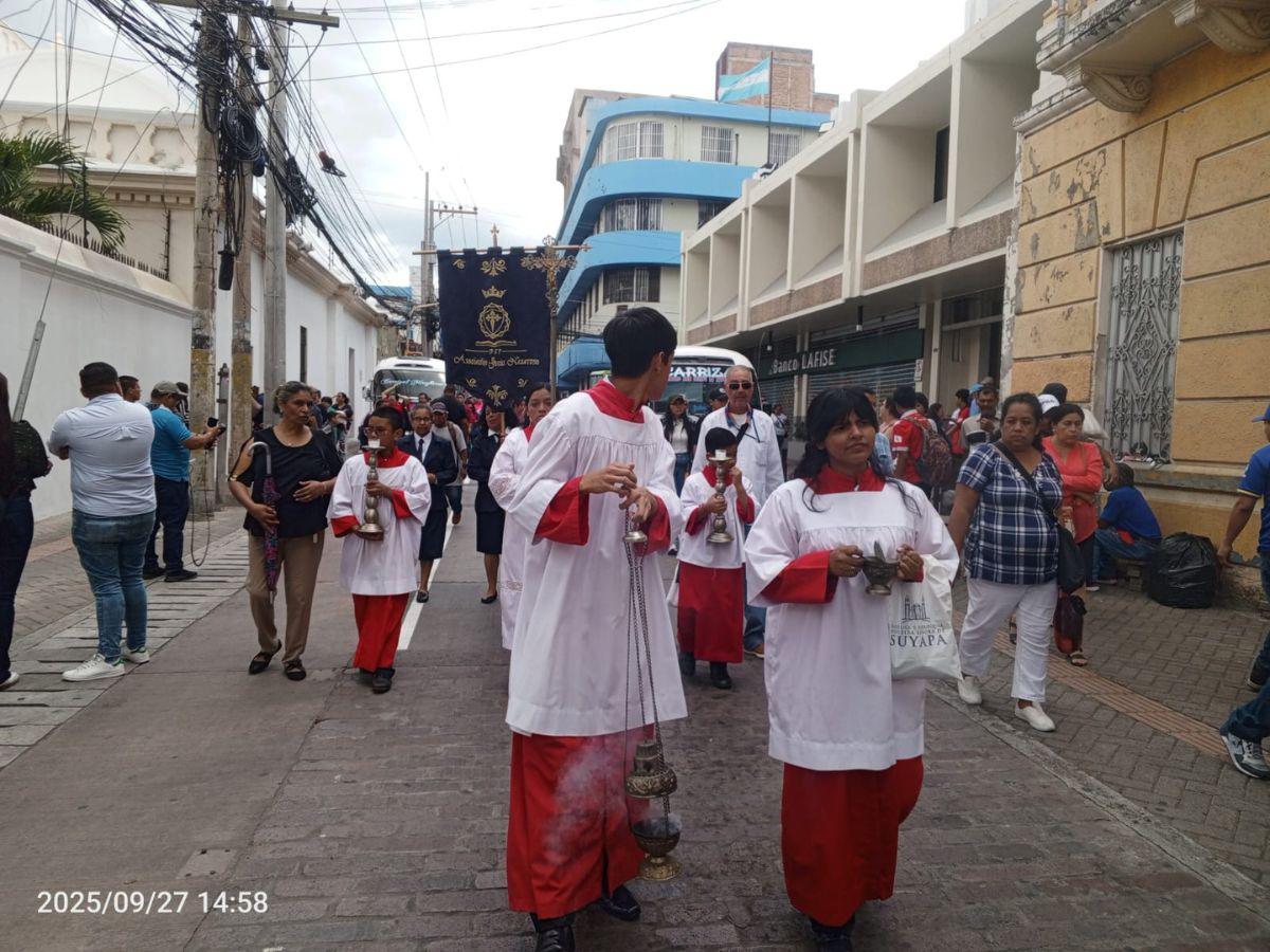 Tegucigalpa celebra 447 años con carnaval, música y alegría: así se vive el ambiente