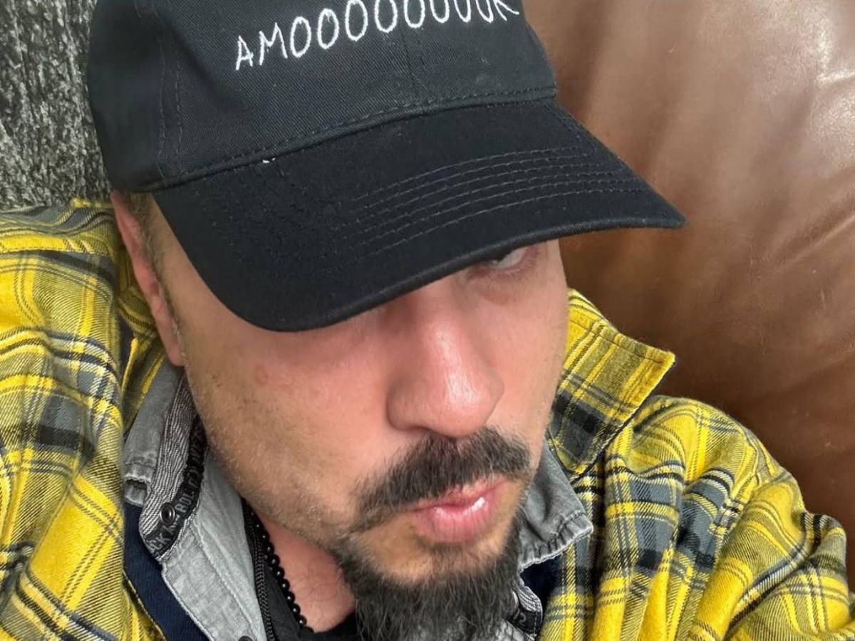 Pepe Aguilar estalla contra las mexicanas: Dejen de fregarse entre sí por Ángela