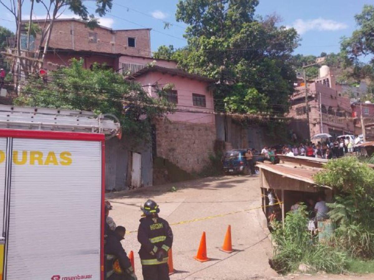 Hombre muere electrocutado cuando podaba un árbol en Comayagüela