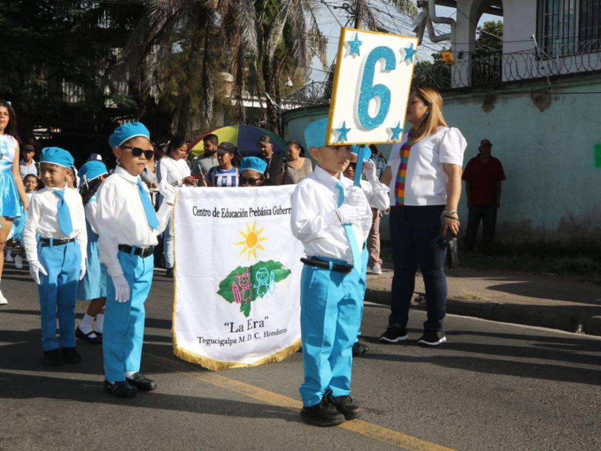 Inician las celebraciones de los 204 años de Independencia con desfiles de prebásica
