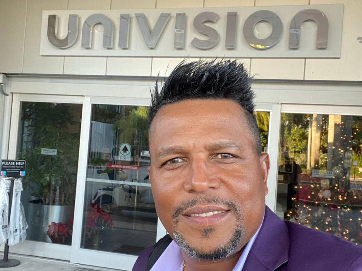 “Se cierra un ciclo, se cierra una puerta”: Carlos Pavón anuncia su salida de TUDN