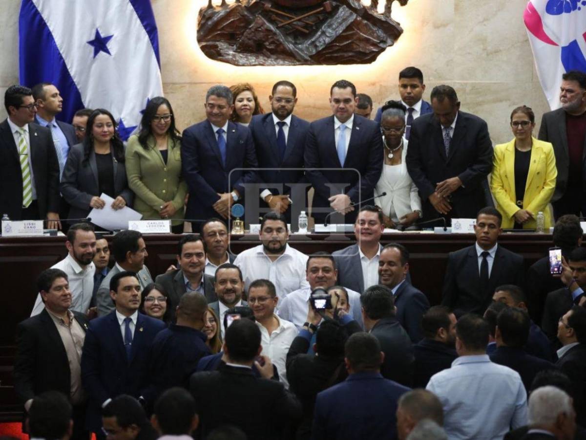 Congreso presidido por Zambrano: más sesiones en dos meses que en la era Redondo