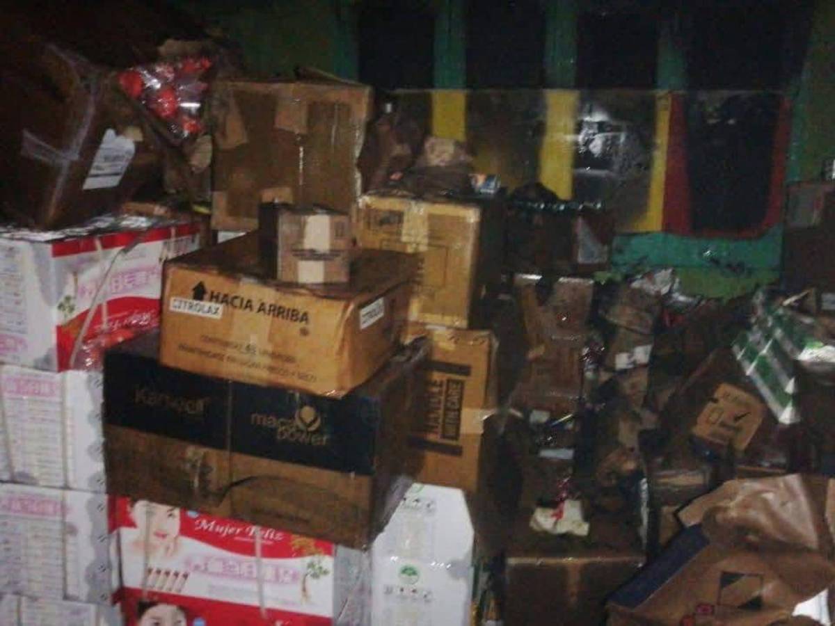 Bomberos heridos, negocios en cenizas y pérdidas cuantiosas: incendio en el mercado Galindo