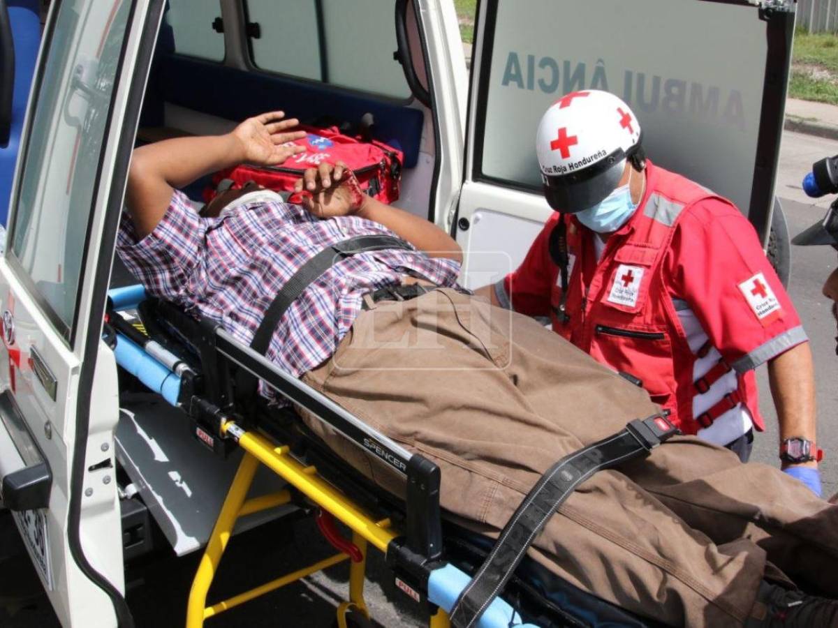 EN FOTOS: Varios heridos, vehículos destruidos y una cisterna volcada deja fuerte accidente en el anillo periférico