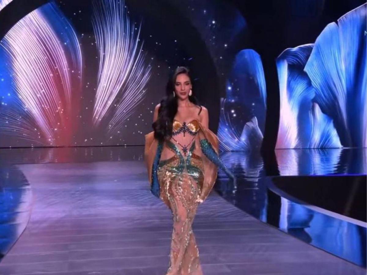 El elegante look de Alejandra Fuentes en la preliminar de Miss Universo 2025