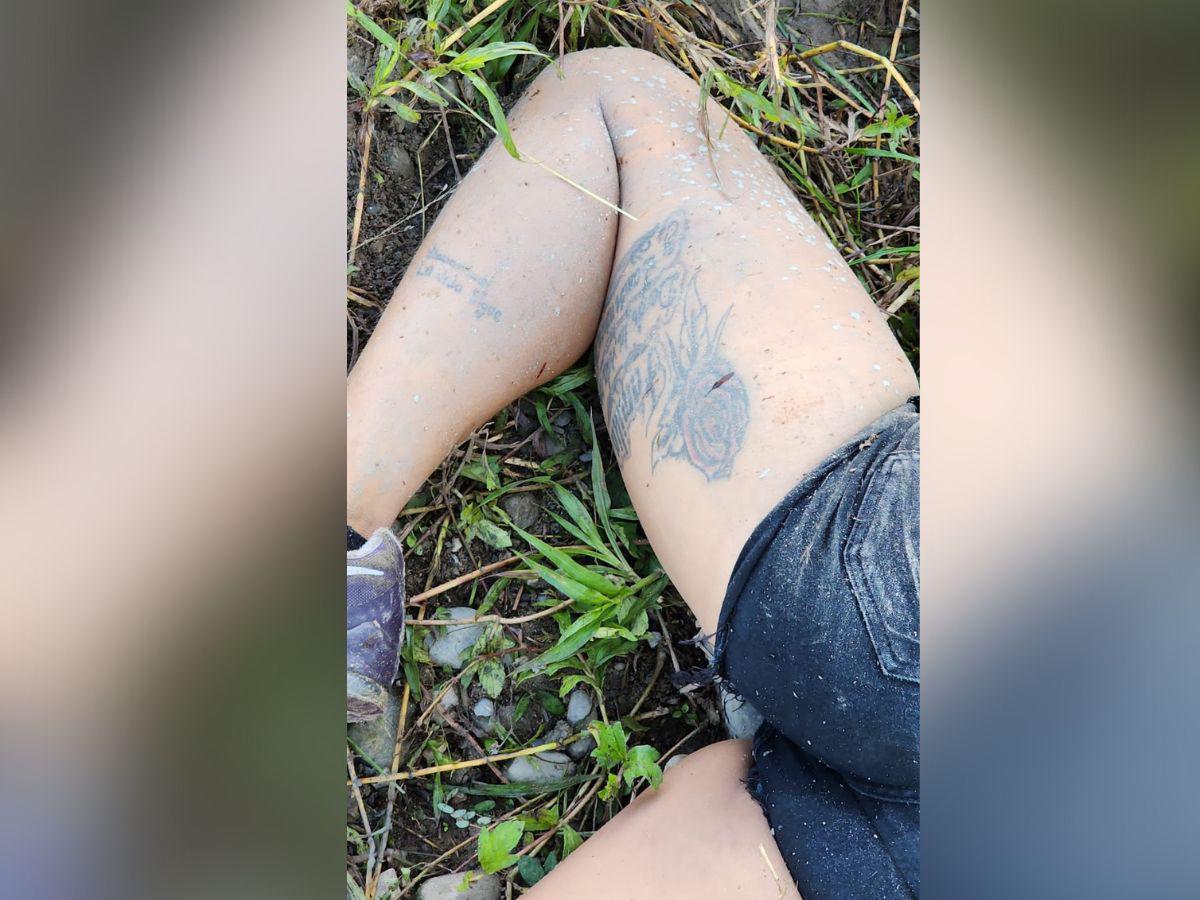 Estos son algunos de los tatuajes que la fémina tenía en una de sus extremidades inferiores.