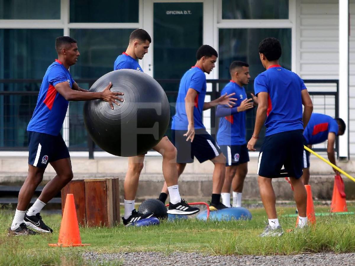 Decisión de Julián Martínez sorprende y otro jugador saldría: Así entrenó Olimpia en el CAR
