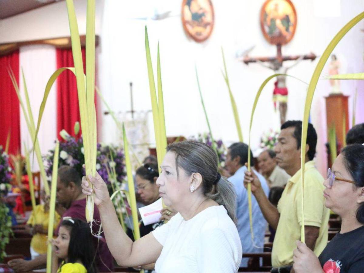 Con palmas, fe, curas expulsados y prohibiciones del régimen de Ortega, Nicaragua inicia Semana Santa Con palmas, fe, curas expulsados y prohibiciones del régimen de Ortega, Nicaragua inicia Semana Santa