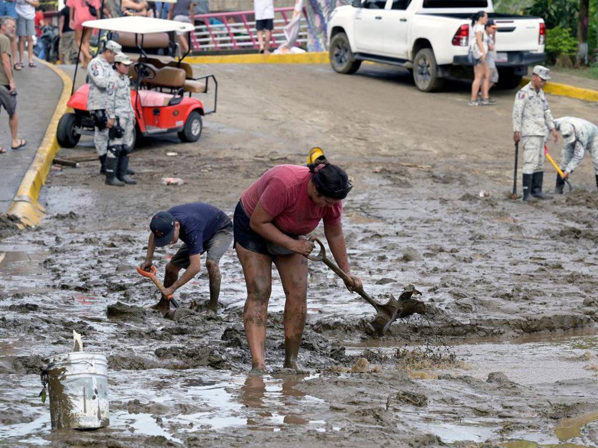 La tormenta tropical Roslyn deja un muerto en México