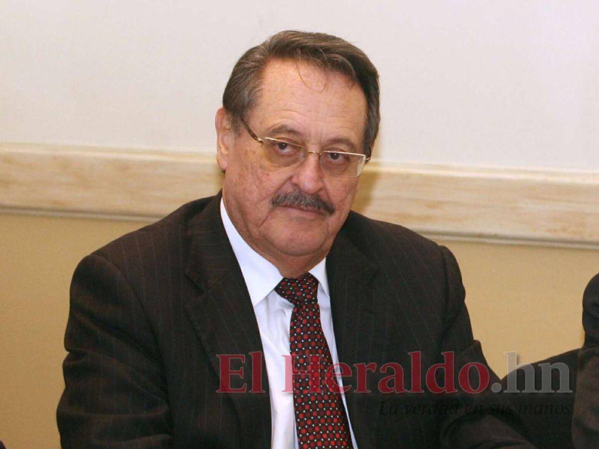 Secretaría de Finanzas tiene sin presupuesto a Edmundo Orellana