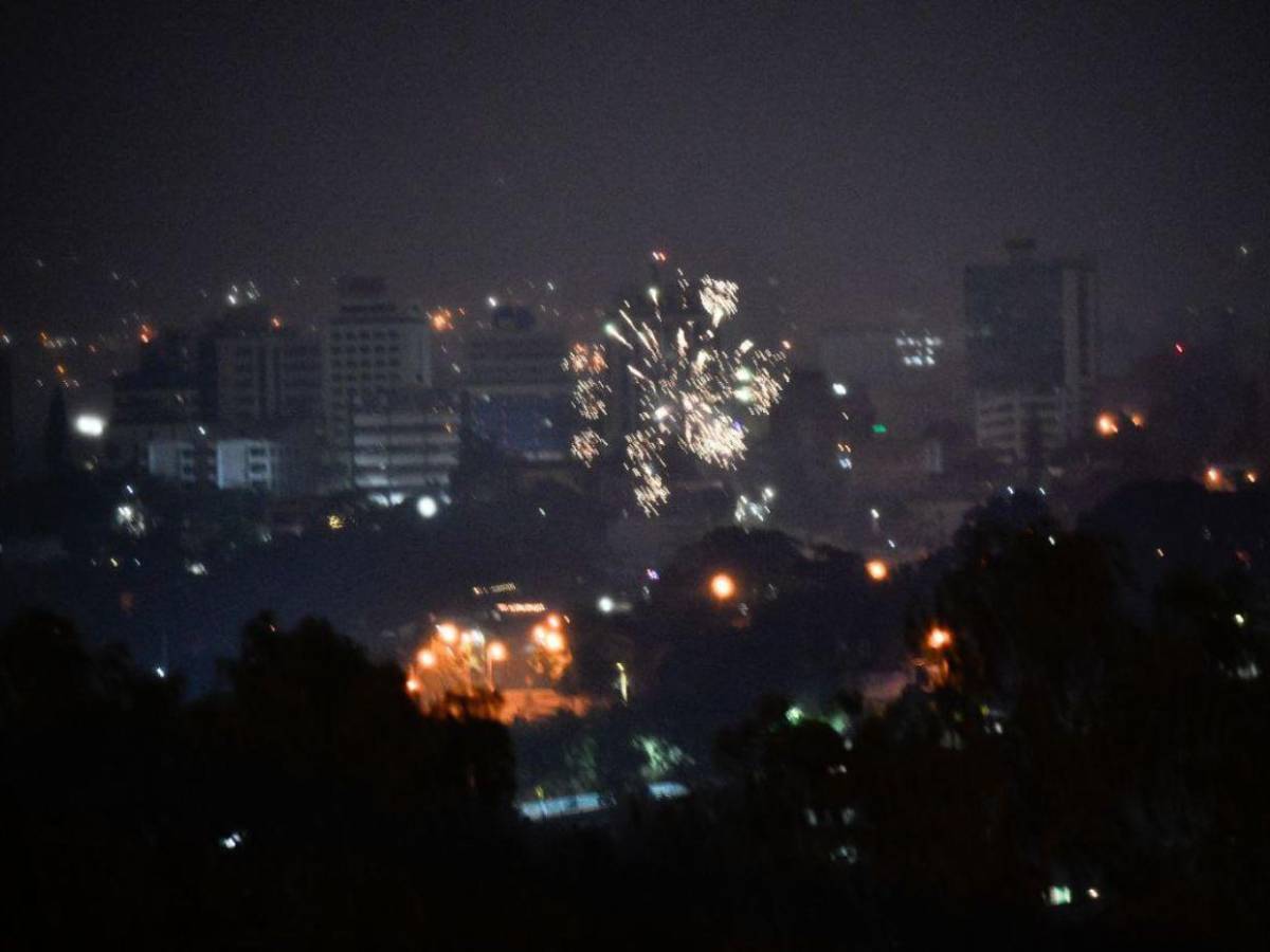 ¡Bienvenido 2026! Capitalinos iluminaron el cielo para celebrar el año nuevo