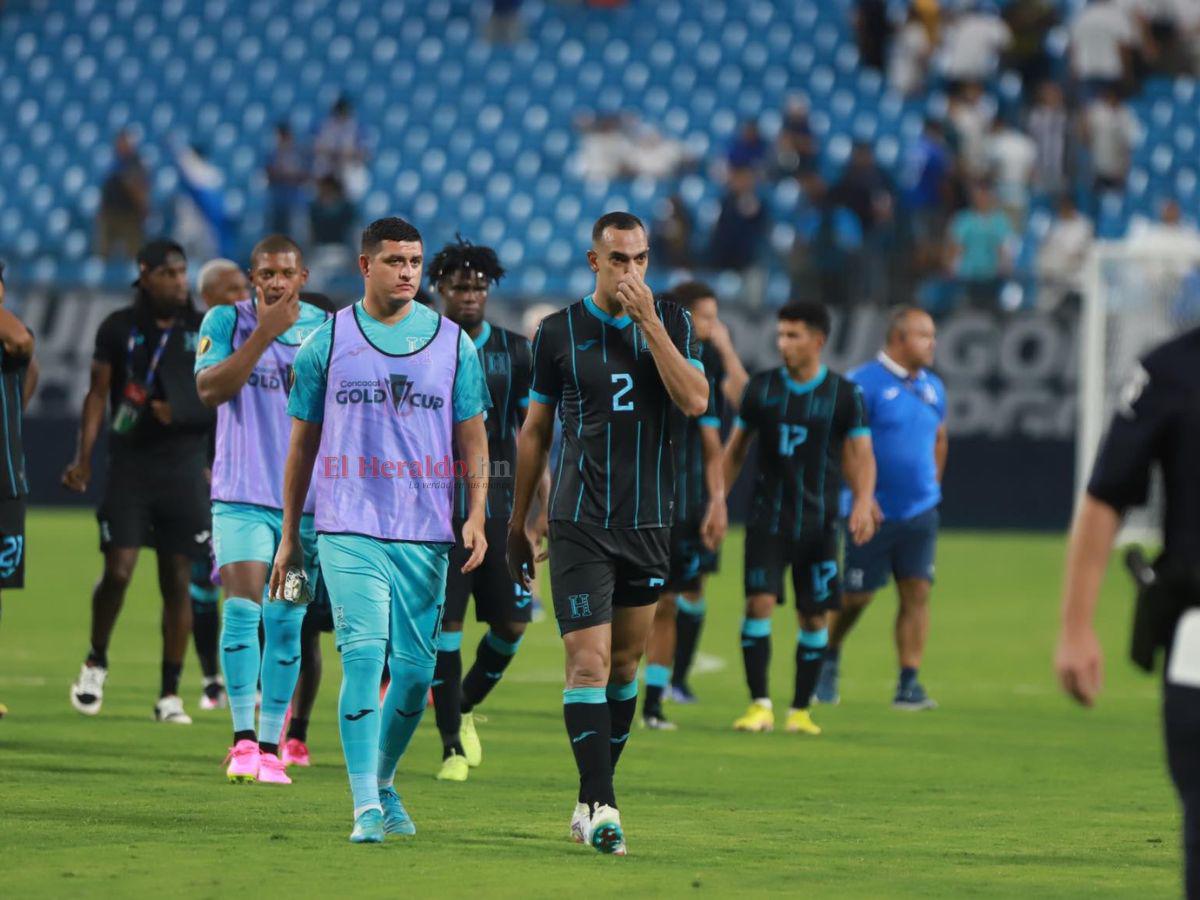 Los jugadores salieron sin muchas alegrías tras el pitido final en el partido de México.