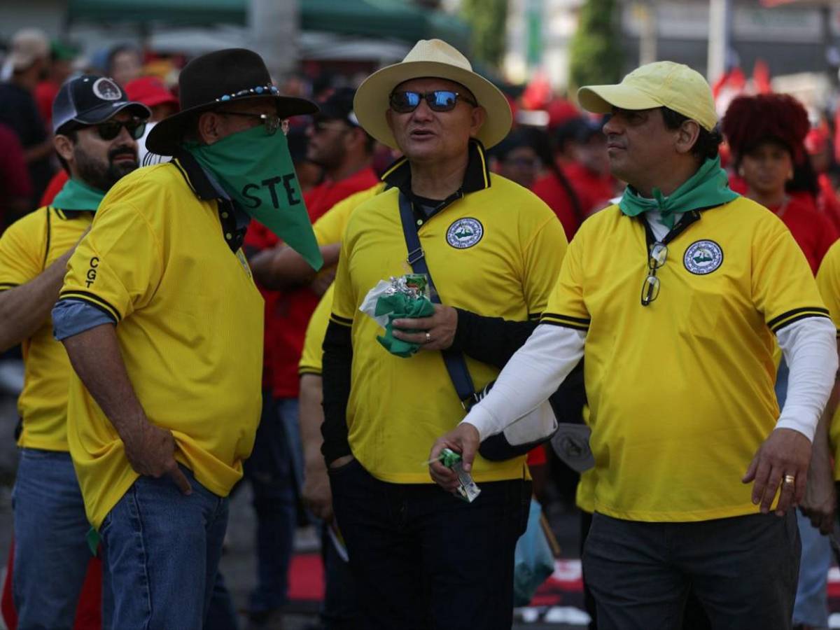 Sindicatos reclaman colectivamente mejoras laborales en Día del Trabajador