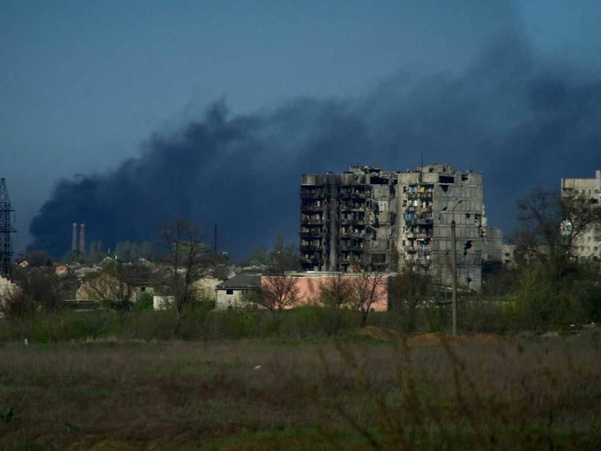 Las fuerzas rusas prosiguen su asalto contra Mariúpol, según Kiev